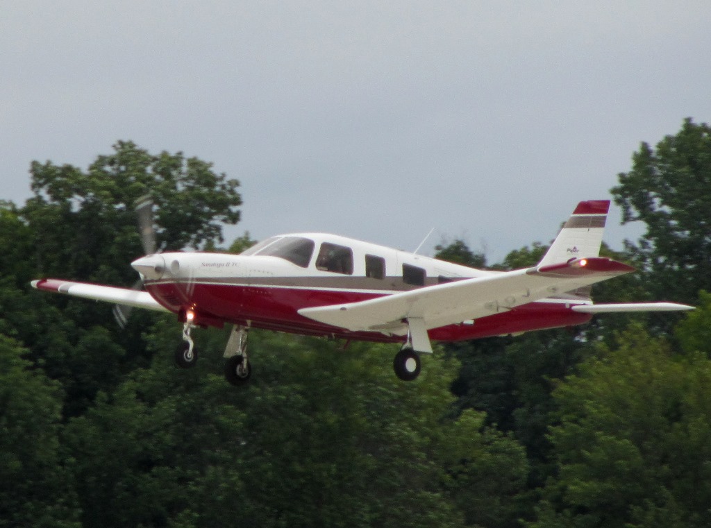 Piper Saratoga PA-32R piston for Nantucket charter